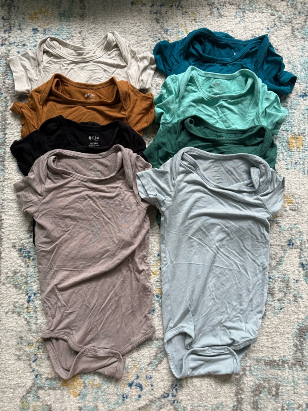 Gently used - Kyte Baby Bodysuits - 18 to 24 months - lot of 8 bamboo onesies